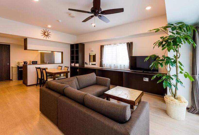 침실 3개 아파트, Minato Chatan Seaside Condominium