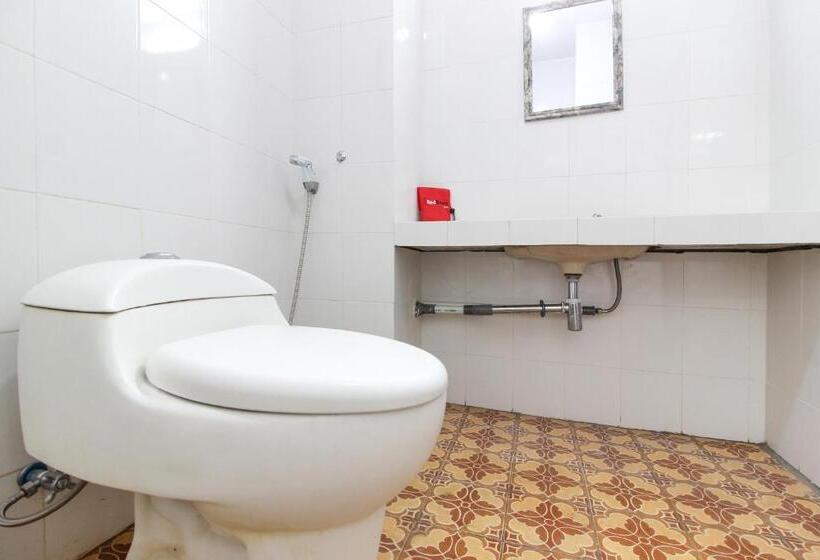 Номер Deluxe, Reddoorz Syariah At Kebun Raya Yogyakarta
