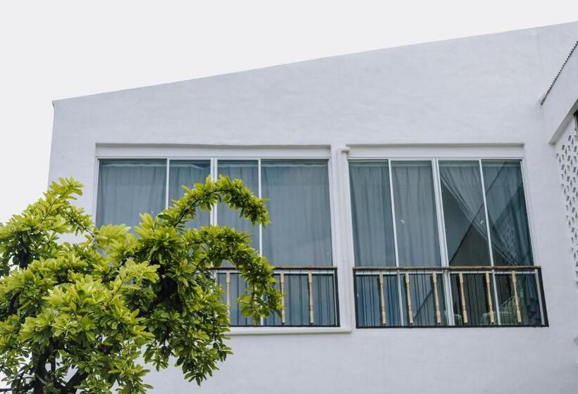 Студия Стандарт, White Wall Riverfront