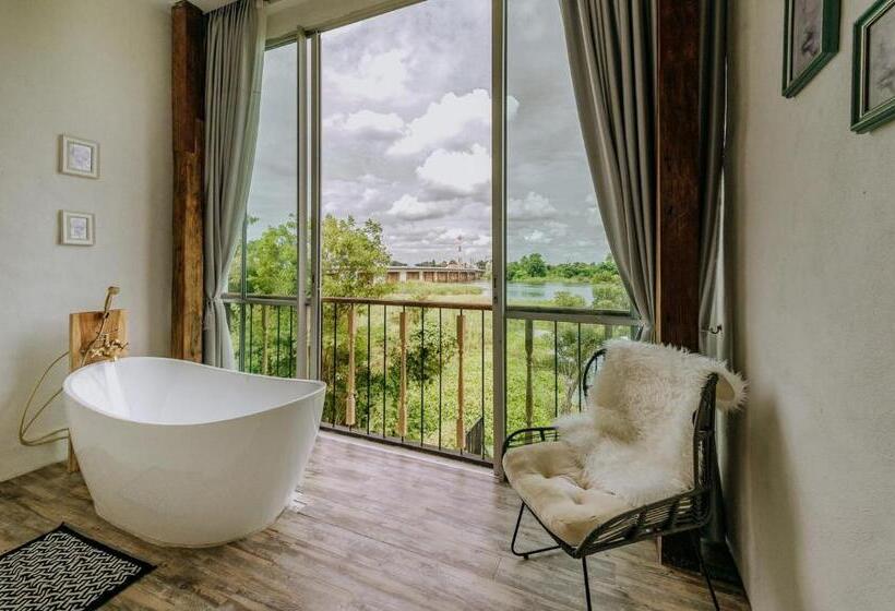 Президентский Люкс, White Wall Riverfront