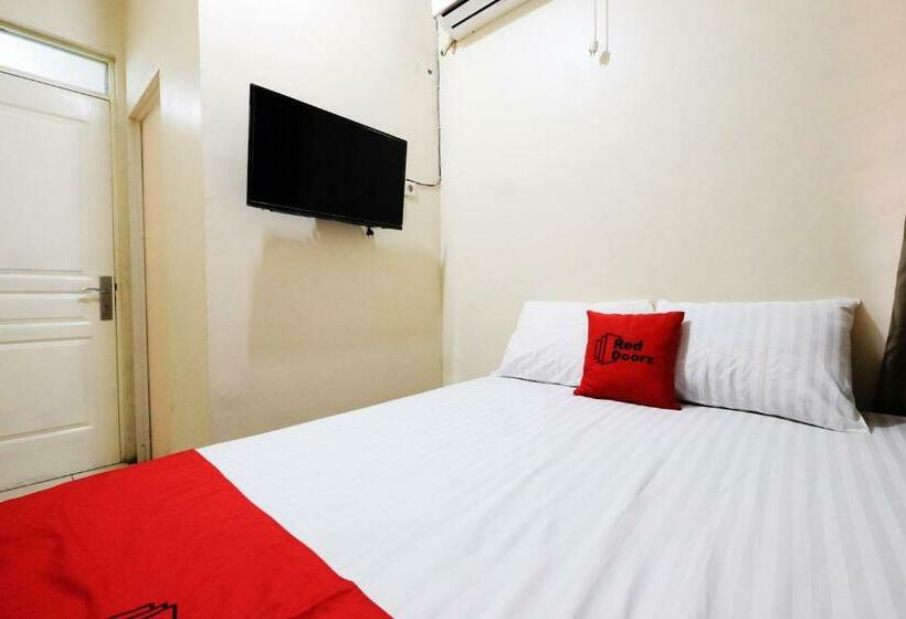 Номер Стандарт, Reddoorz Near Universitas Diponegoro Semarang