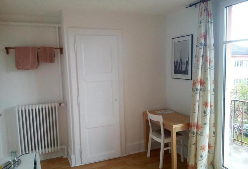 Номер Стандарт Индивидуальный с Балконом, Chambres Meublées Prilly   Lausanne