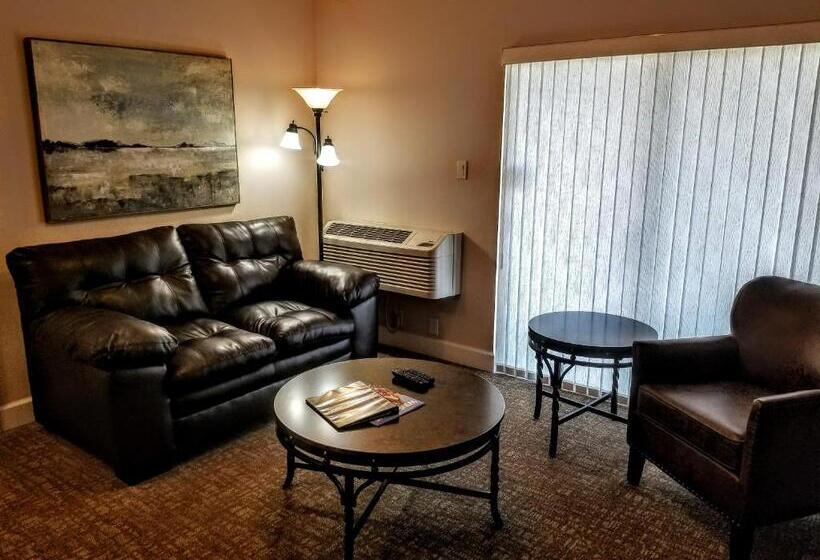 Президентский Люкс, Resort At Eagle Point Golf Club Lodging