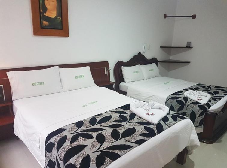 四人标准间, Catama Inn