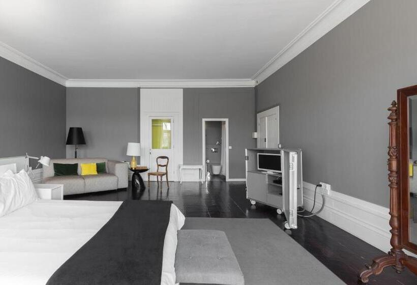 Junior suite with river view, Guestready   Innvict Building