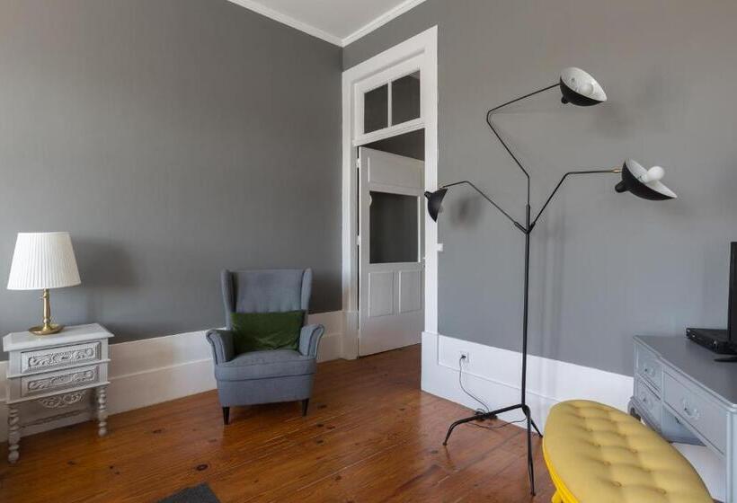 سوئیت با چشم‌انداز رودخانه, Guestready   Innvict Building