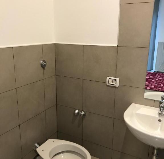 اتاق لوکس, Room 110 Bari  Guesthouse