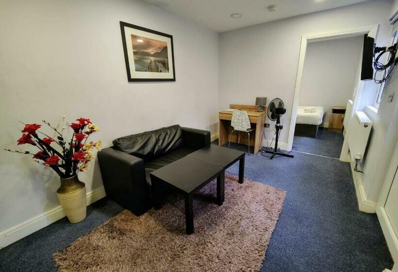Deluxe Suite, Wellesley