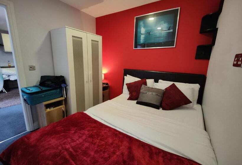 Deluxe Suite, Wellesley