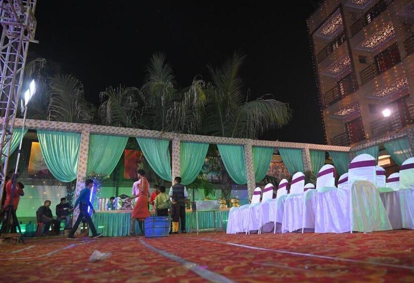 Номер Superior, Jjk Rukmini Vilas Hotel & Banquet