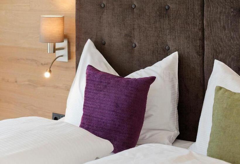 Четырехместный Номер Стандарт с Балконом, Appartement Hotel Anthea