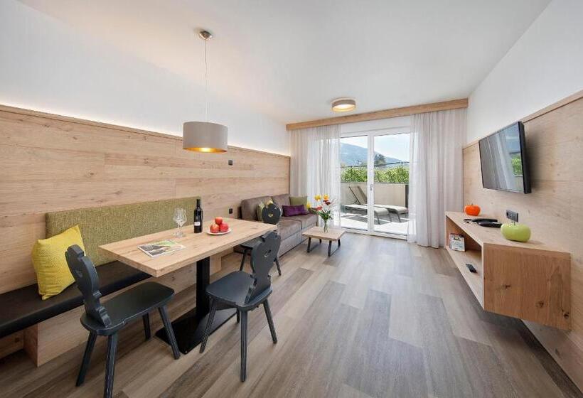 Четырехместный Номер Стандарт с Балконом, Appartement Hotel Anthea
