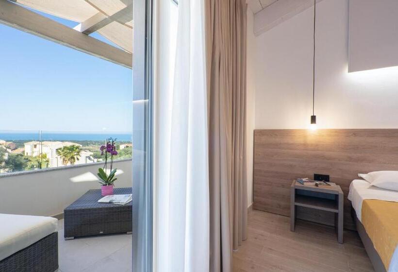 اتاق استاندارد با چشم‌انداز دریا, Horizon Hotel Badesi