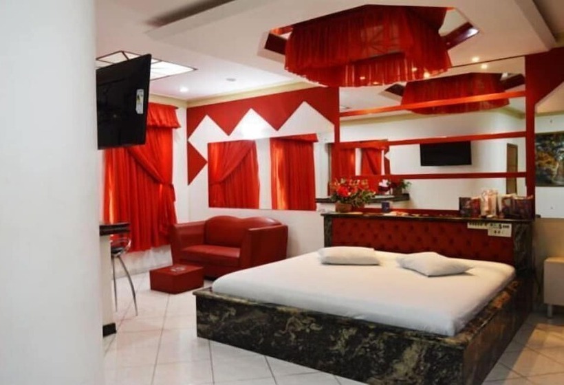 디럭스 스위트, Dlirium Motel