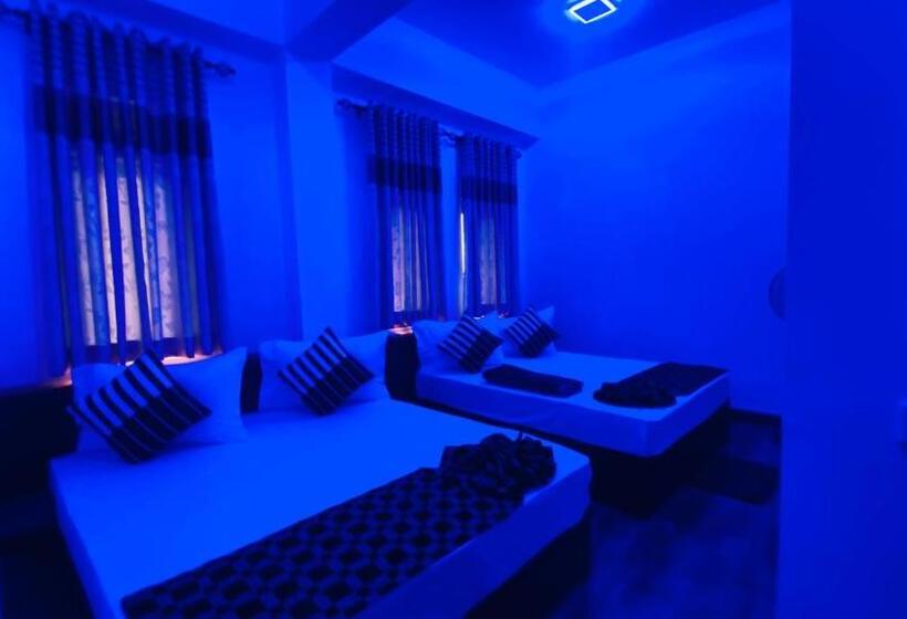 اتاق خانوادگی, Aloft Grand Hotel Ella