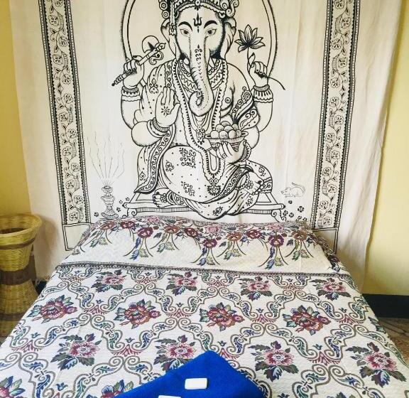 اتاق استاندارد با چشم‌انداز دریاچه, Mandala’s Hostal