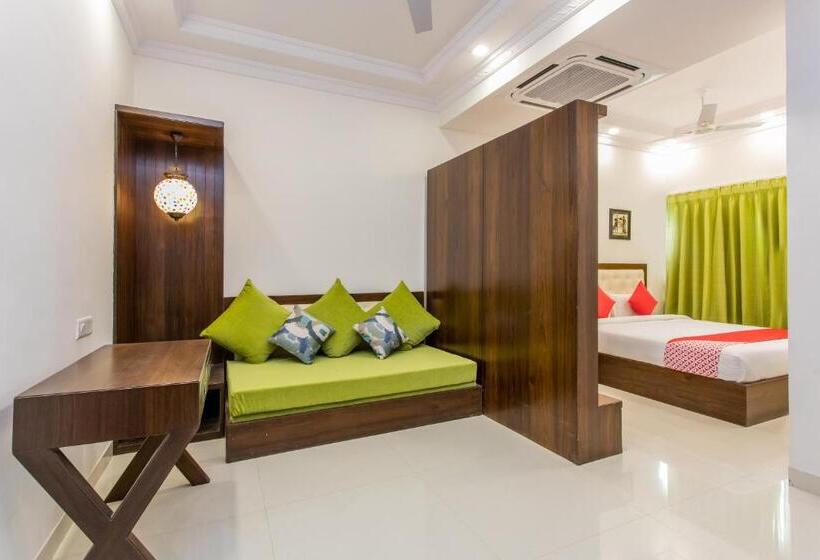 Quarto Triplo Clássico, Oyo 26880 Happy Home