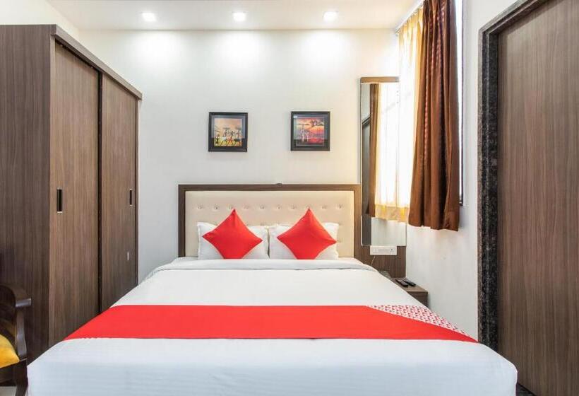 Quarto Triplo Clássico, Oyo 26880 Happy Home