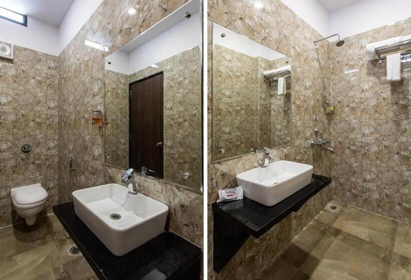 Quarto Triplo Clássico, Oyo 26880 Happy Home