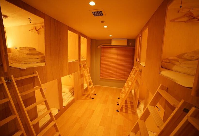 سرير فى غرفة مشتركه, Dot Hostel&bar 富士山