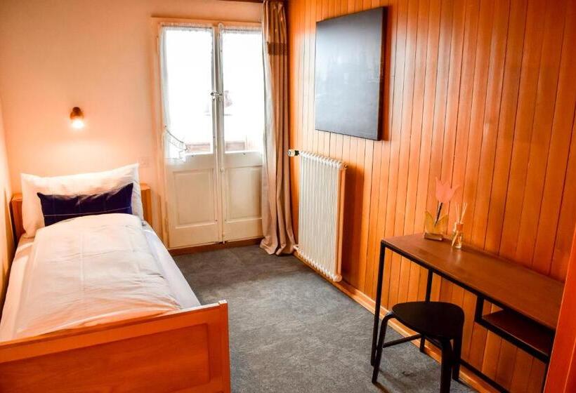 Standaard Éénpersoonskamer met Gedeelde Badkamer, First Lodge