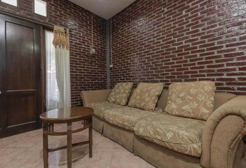 Номер Deluxe, Reddoorz Plus At Ampera Raya