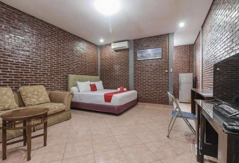 Номер Deluxe, Reddoorz Plus At Ampera Raya