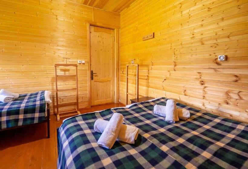 اتاق استاندارد سه تخته با بالکن, Badishi Guesthouse