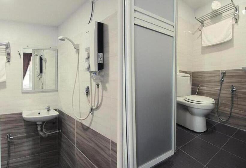 Номер Deluxe, Room V @ Jalan Megat