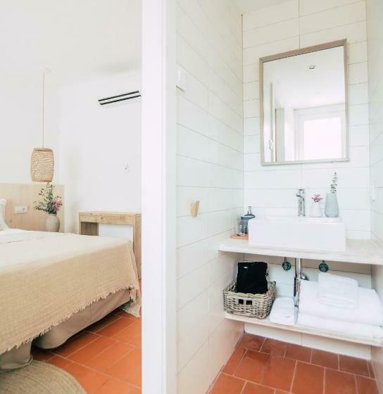 带海景的标准房, Hostal Ses Negres