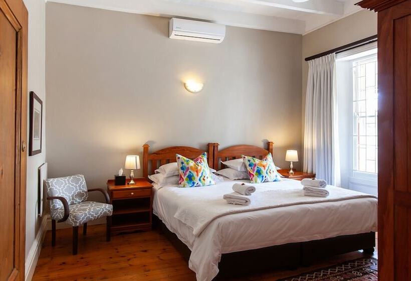 Номер Deluxe, The Habit Guesthouse