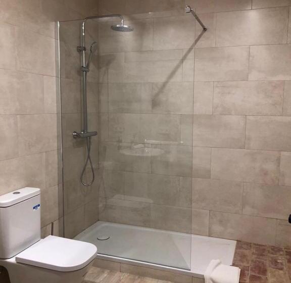Номер Стандарт, Hostal De Bianya