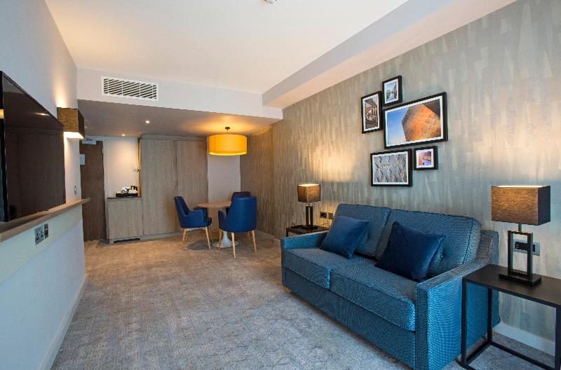 Junior Suite, Tayko Bilbao