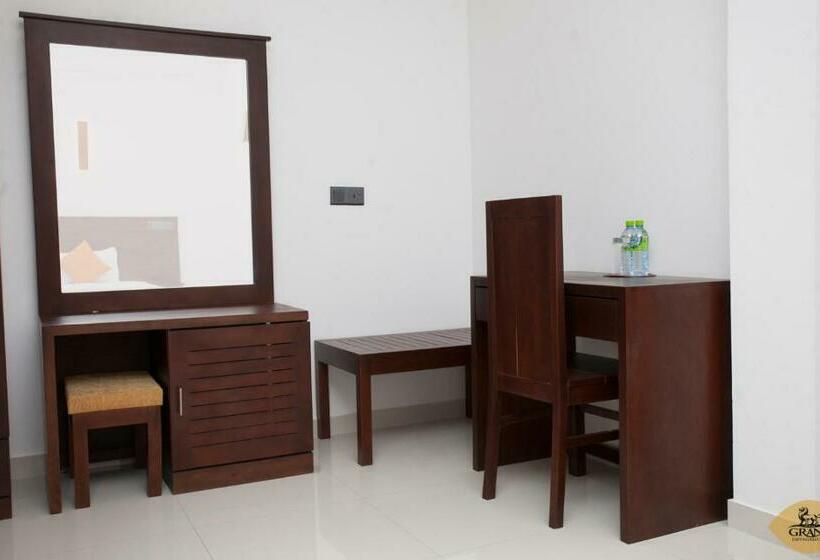 Номер Deluxe, Grand Detagamuwa