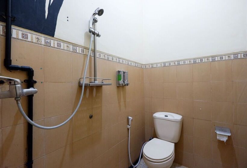 Номер Стандарт, Reddoorz Near Universitas Diponegoro 2