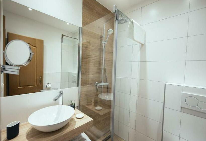 Номер Стандарт, Pension Auszeit Velden