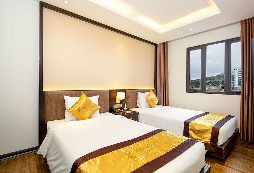 اتاق لوکس سه تخته, Palazzo Da Nang Beach