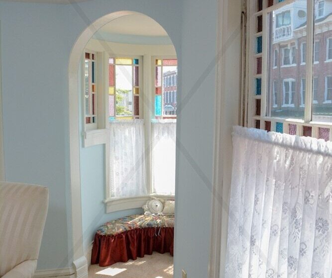 Люкс, The Towers Bed & Breakfast