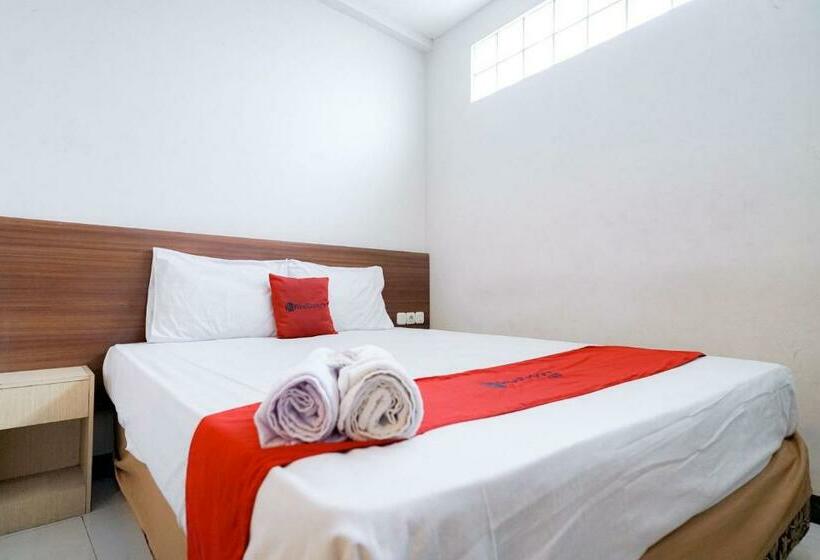 Номер Стандарт, Reddoorz Near Braga Street