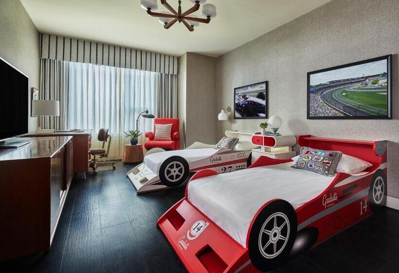 Suite Familiare, Graduate By Hilton Bloomington