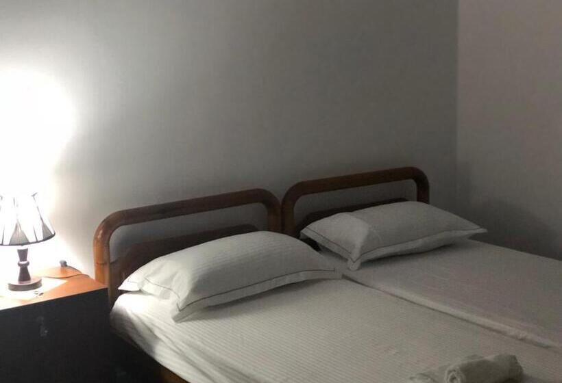 스탠다드 트리플 발코니 룸, Guest House Xhuljon