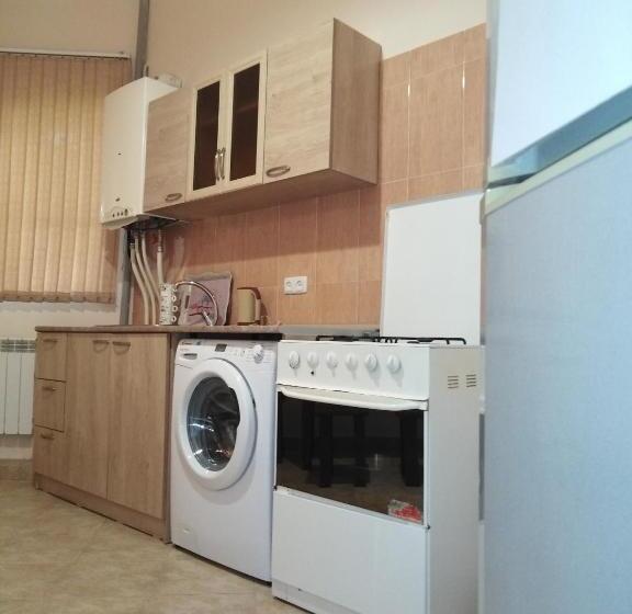 اتاق کلاسیک چهارنفره, Rest Guest House