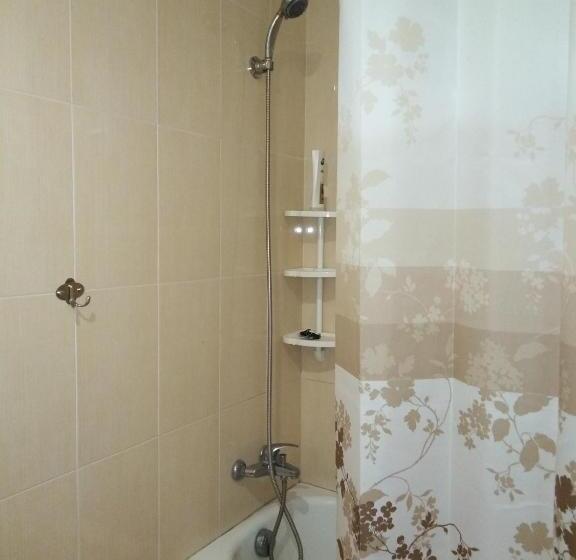 اتاق سوپریور چهار تخته, Rest Guest House