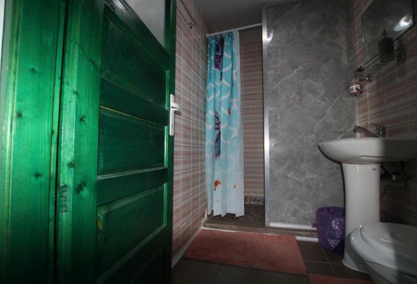 اتاق خانوادگی, B&b Duo Caffe Baneasa