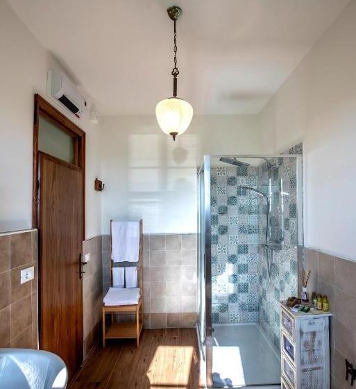 اتاق لوکس با تخت بزرگ, Agriturismo Villa Cavallini