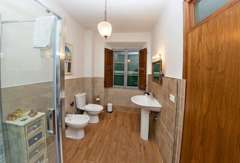 اتاق لوکس با تخت بزرگ, Agriturismo Villa Cavallini