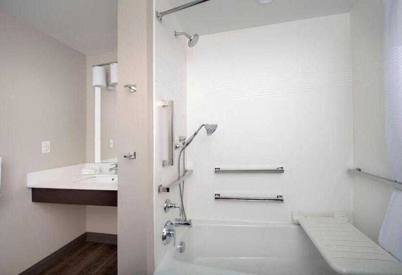 스탠다드 스튜디오 킹침대, Towneplace Suites By Marriott College Park