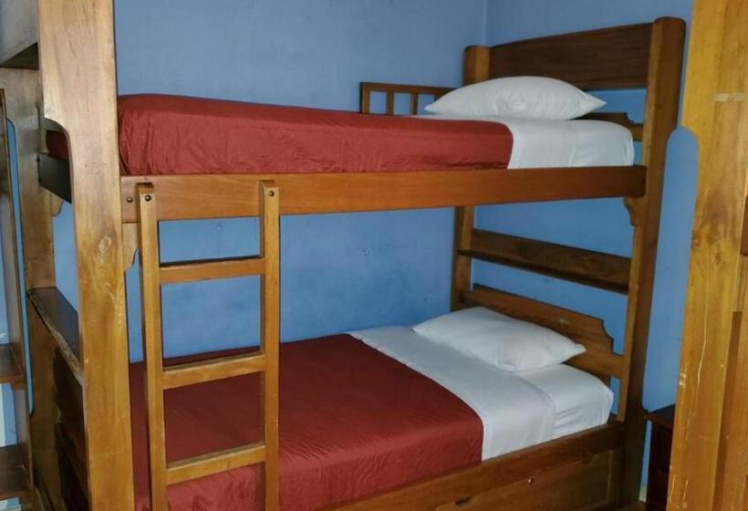 Quarto Quádruplo Estandar, Hostal Bolívar Inn
