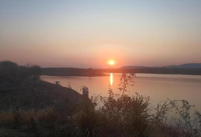 اتاق استاندارد با چشم‌انداز دریاچه, Von Bach Dam Resort