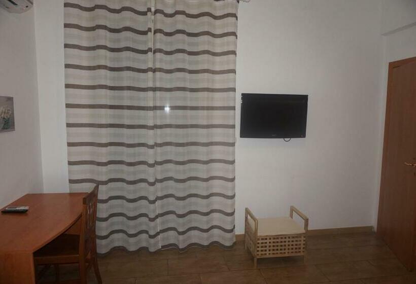 Standard Triple Room with Terrace, Villa Souvenir